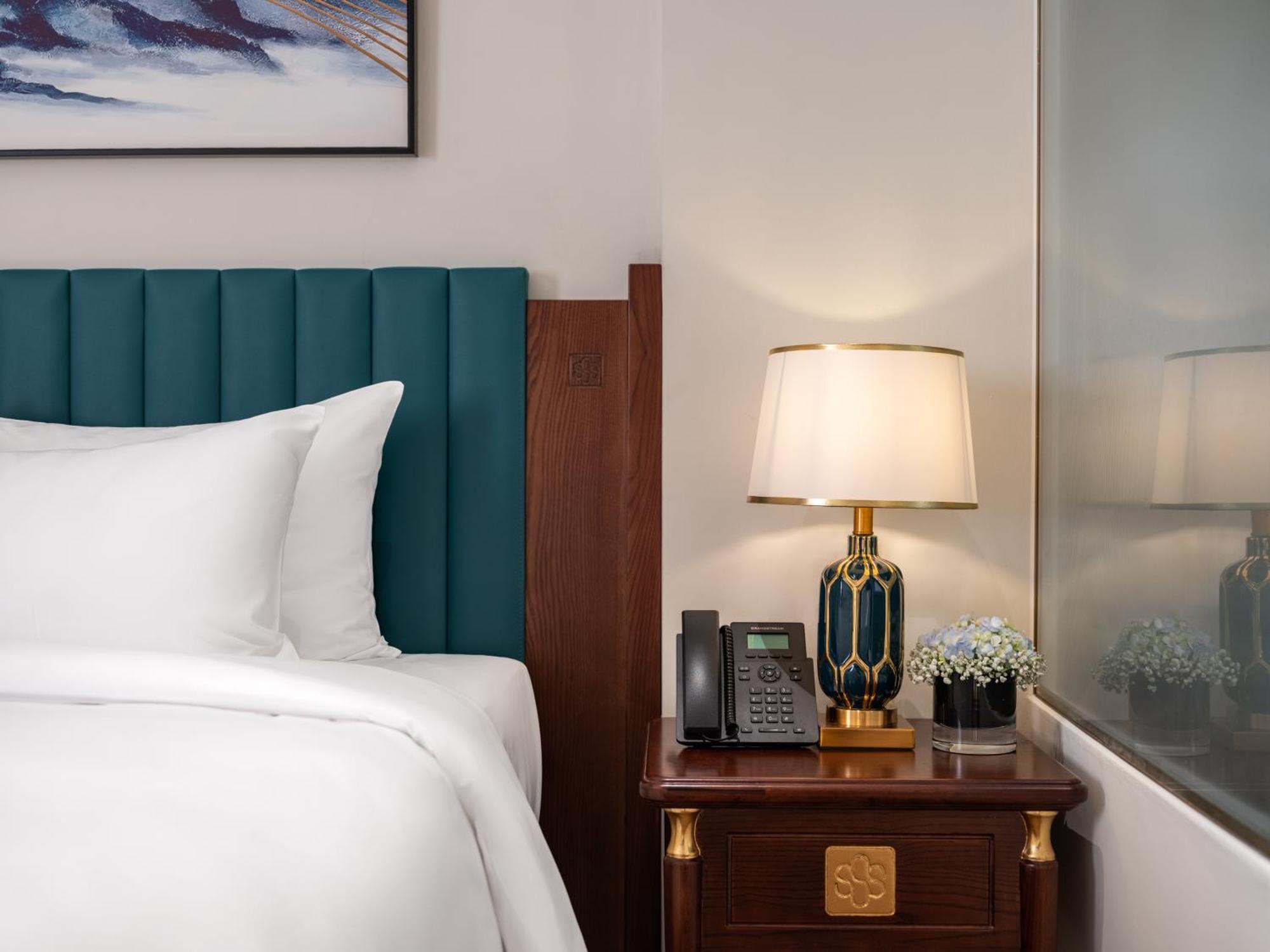 L'signature & Hotel Hanoï